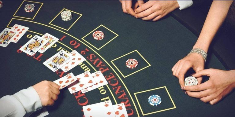 Người chơi cần nên chuẩn bị gì khi chơi Blackjack?